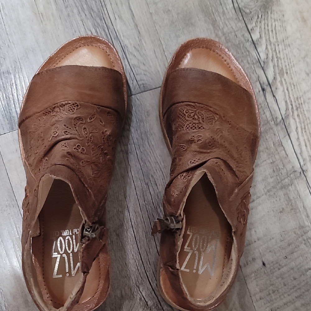 Miz Mooz Women's Tan Leather Mules - Picture 2 of 5